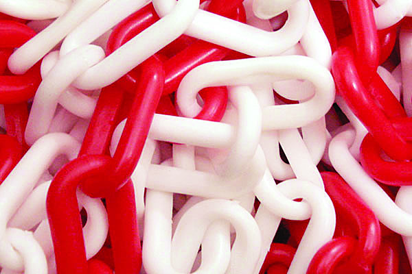 Plastic-Chain-Red-and-White