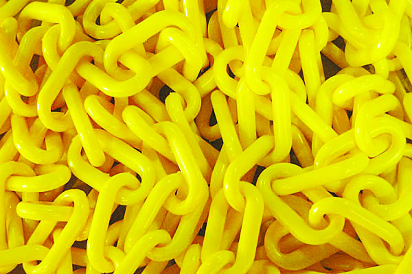 Plastic-Chain-Yellow